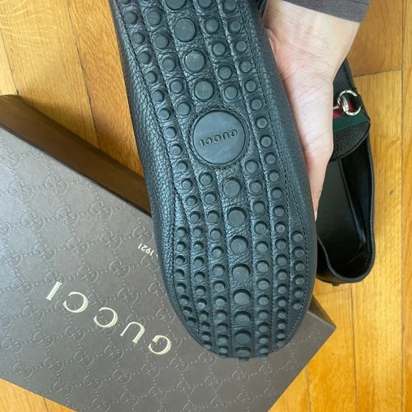 Gucci Black Leather Loafers with Red and Green Accents men display picture 3